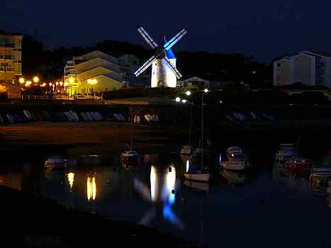 Die Windmühle am Abend